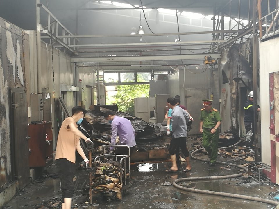 chay-lon-o-ha-noi-8-nguoi-chet-va-mat-tich-bb-baaacCnjhY 18