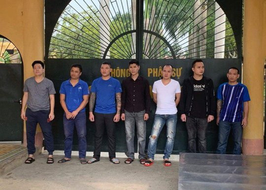 Bắt thêm 4 đối tượng trong băng tín dụng đen tra tấn người như thời trung cổ - Ảnh 1.