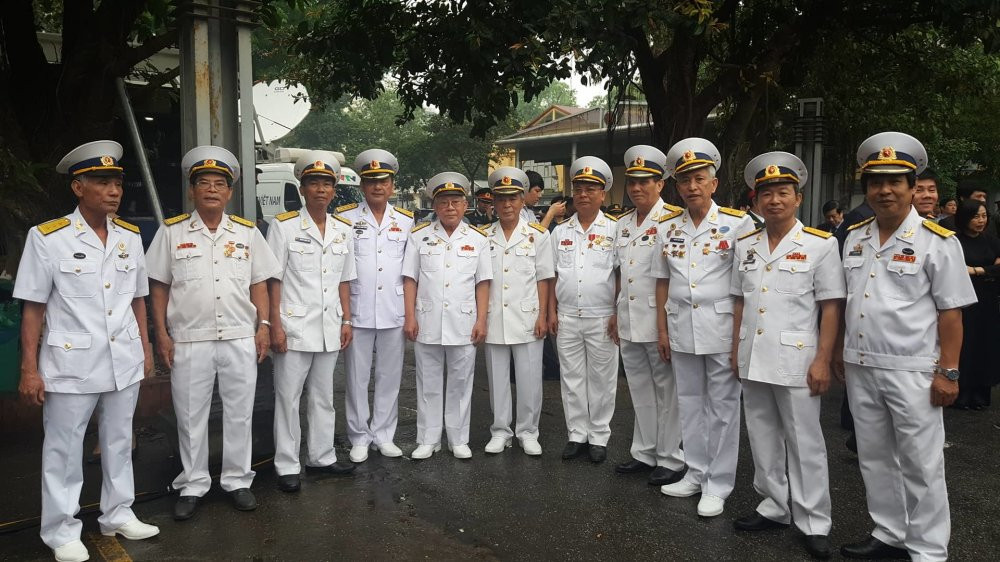 linh-tau-khong-so-ke-lai-ky-niem-vuot-bien-cung-nguyen-chu-tich-nuoc-le-duc-anh-2