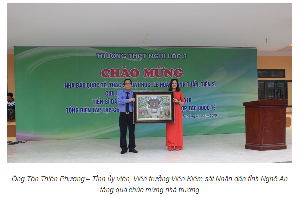 Vien truong VKSND tinh Nghe An: Khong ngo le don tiep 'Nha bao quoc te' ram ro the hinh anh 1