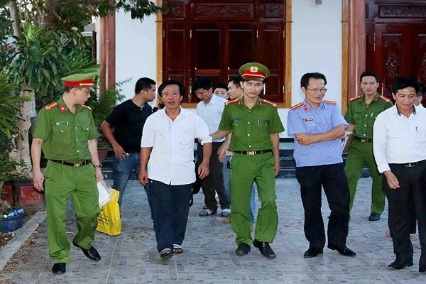 Phó phòng Ban Tổ chức Tỉnh ủy lừa xin việc: Nhận tiền tỷ, trả tiền triệu