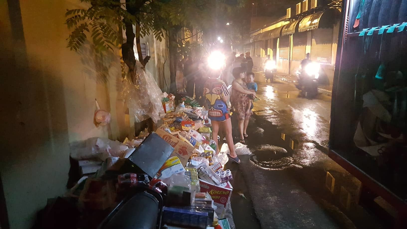 Hà Nội: Cháy quán bia hơi Hải Xồm, khách bỏ chạy tán loạn