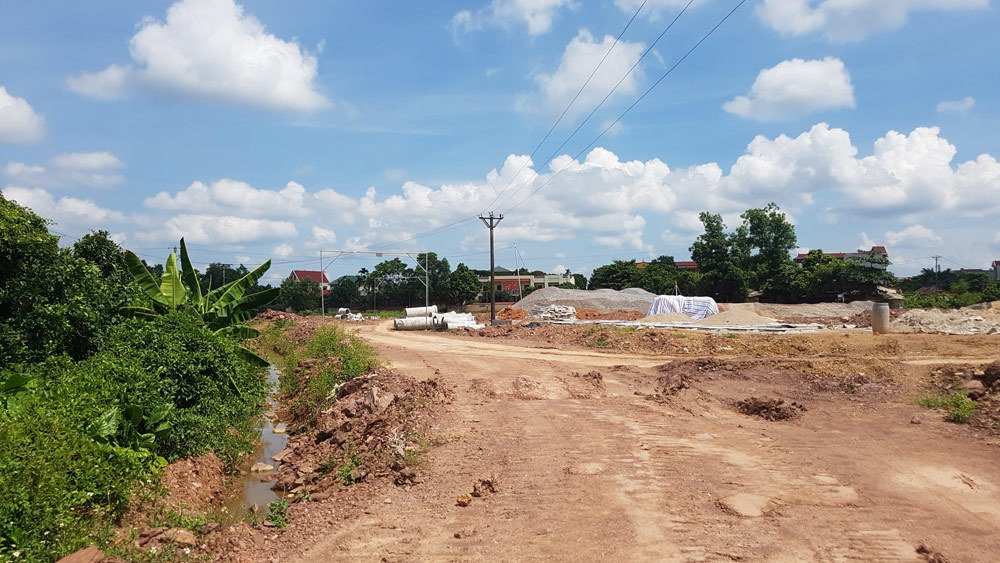 Huyện Lục Ngạn vay tiền làm dự án, gia đình 2 quán quân Sao Mai kêu cứu