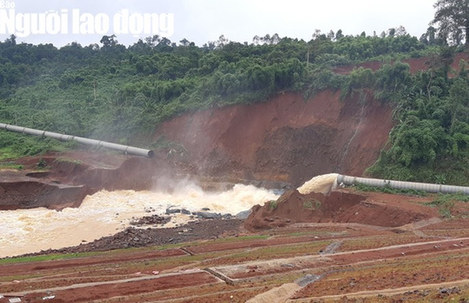 Cận cảnh giải cứu bom nước thủy điện Đắk Kar - Ảnh 8.
