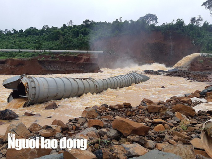 Cận cảnh giải cứu bom nước thủy điện Đắk Kar - Ảnh 10.