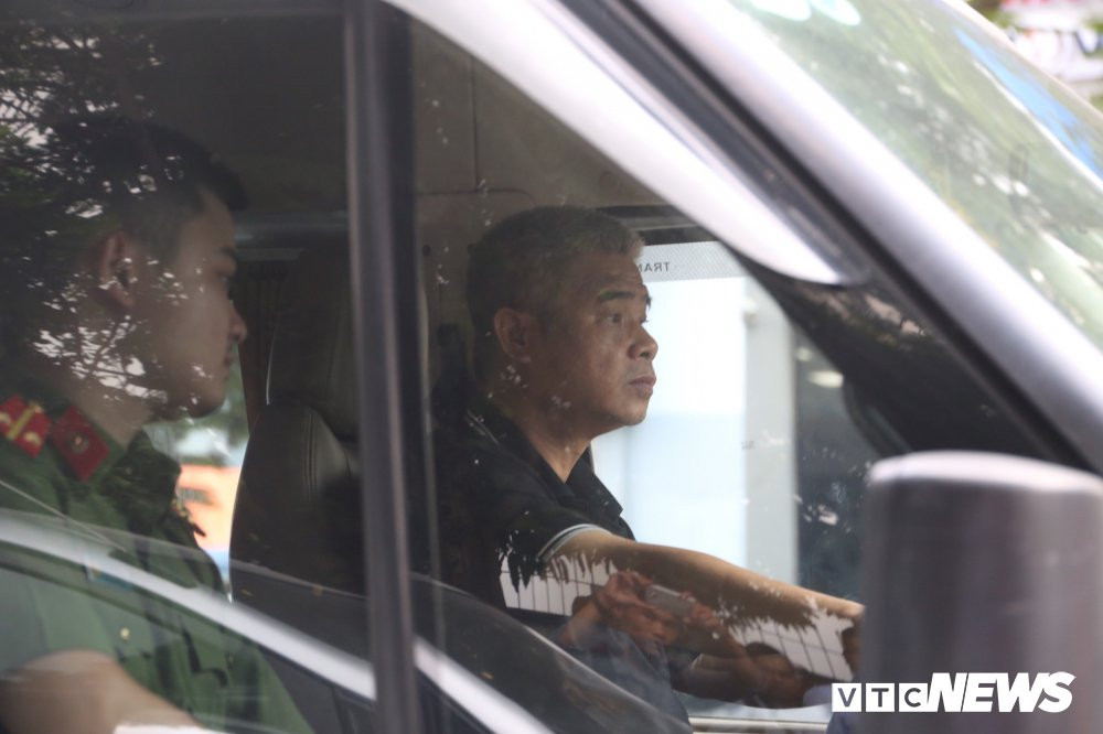 c28ef9ea9003775d2e12 11