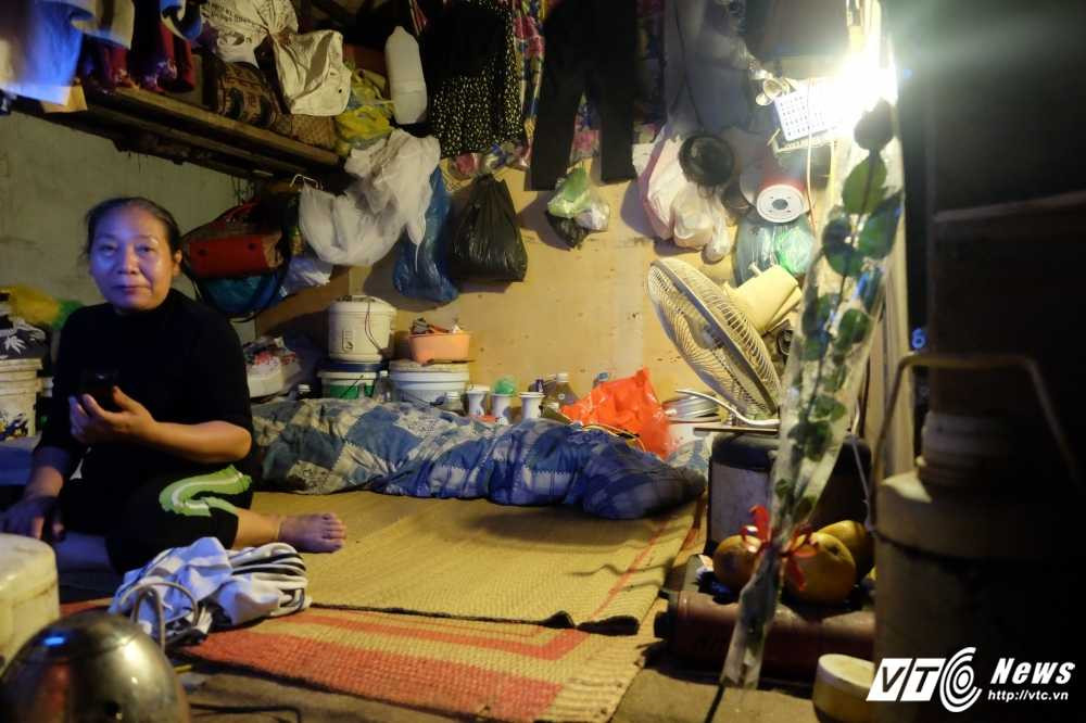 Phu nu thu gom phe lieu x