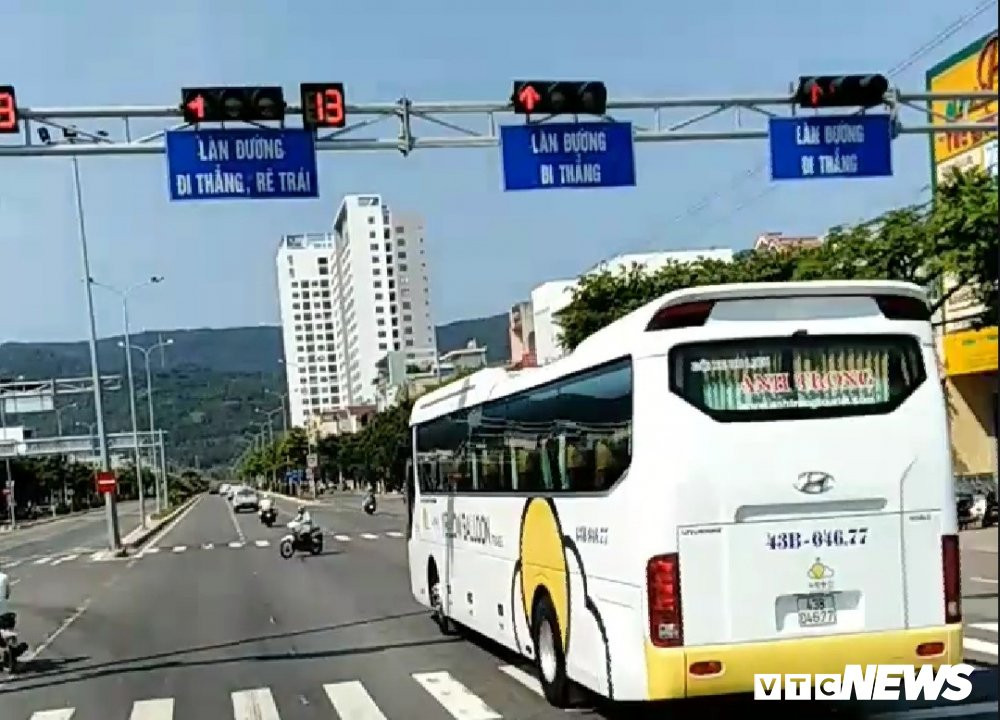 xe-khach-vuot-den-do