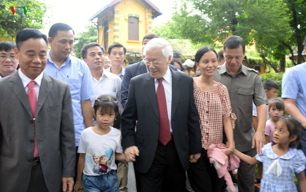 Anh-tong-bi-thu 2