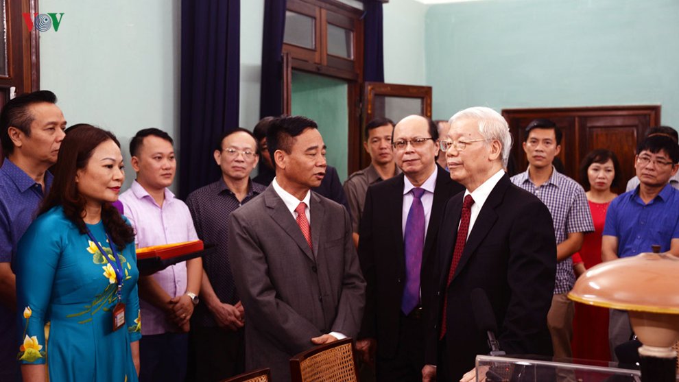 Anh-tong-bi-thu 3