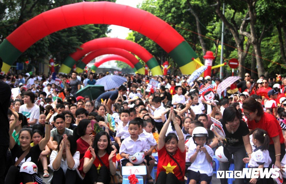 doi-mu-bao-hiem-cho-tre-em 13