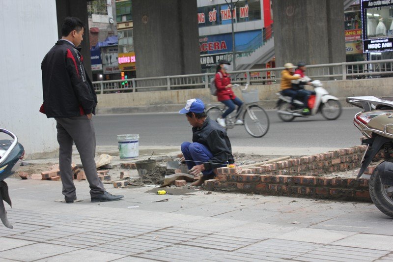 khong-o-dau-lam-via-he-dai-tra-bang-da-nhu-o-ha-noi-3 4
