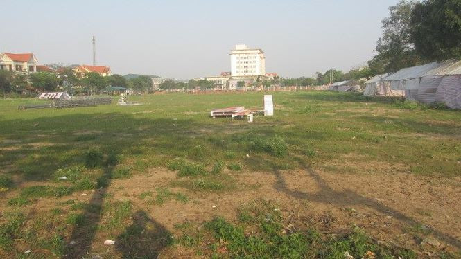 tien_phong_dau_gia_dat_vang_gia_beo2_xaxn