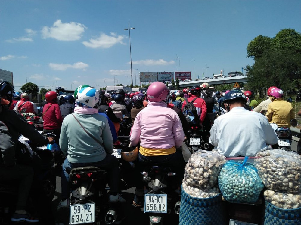 tinhhinhgiaothongovinhlong 11