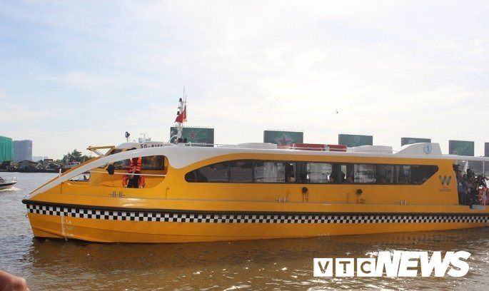 buyt-duong-song-o-tphcm