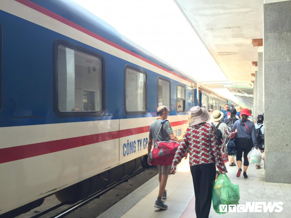 tau-hoa-don-khach-dip-le 3