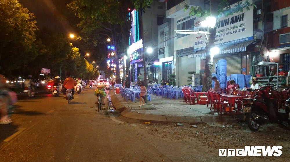 quan-nhau-lan-chiem-via-he