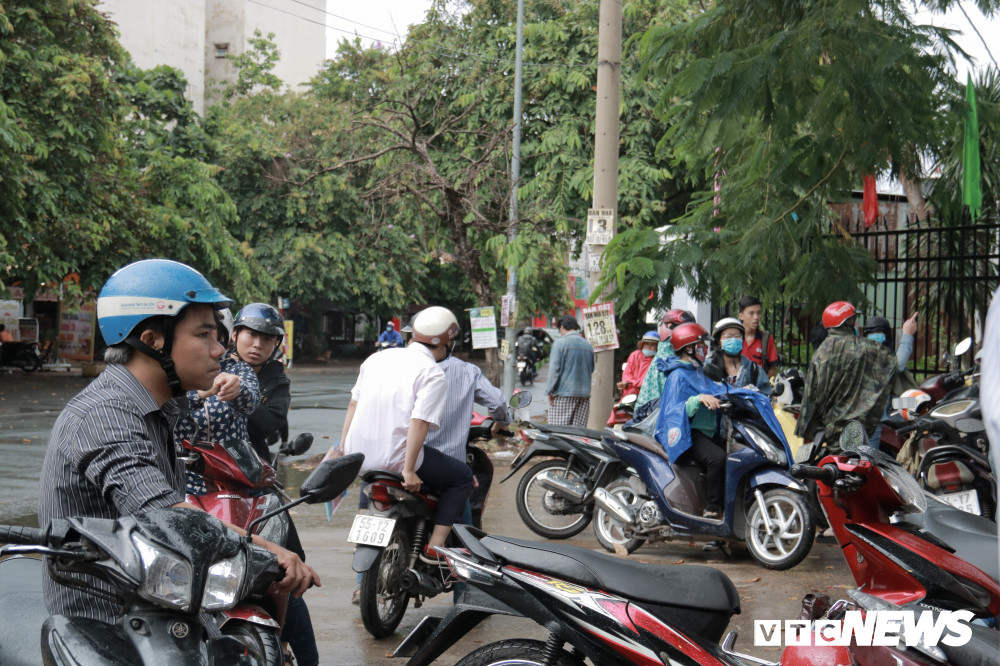 lam-thu-tuc-du-thi6 3