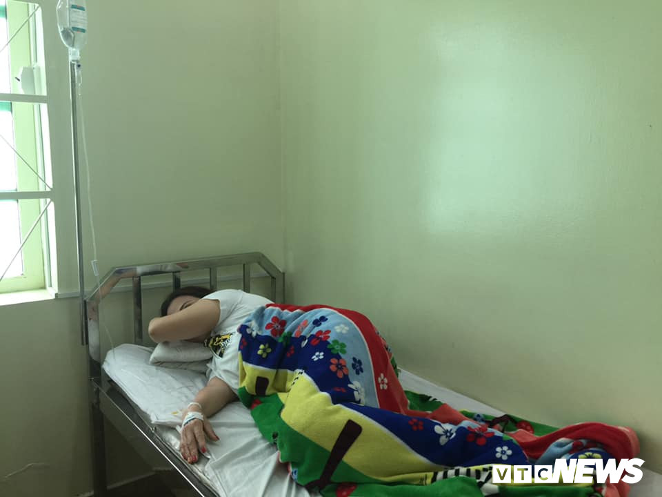 nhap-vien-do-bi-ngo-doc