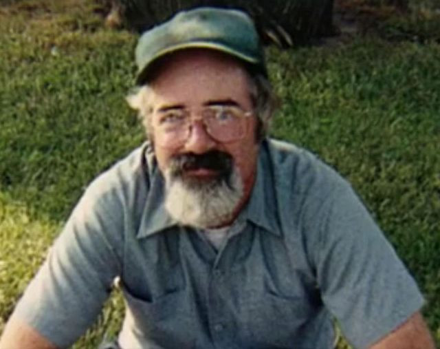 nhan vien nghia trang 3