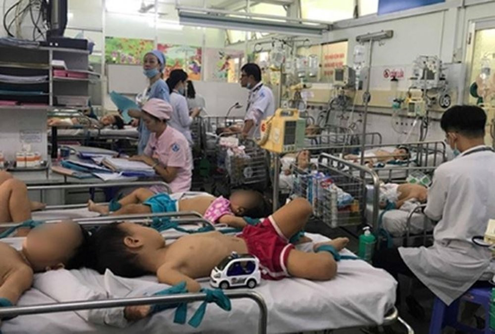 chan tay mieng tien phong 11