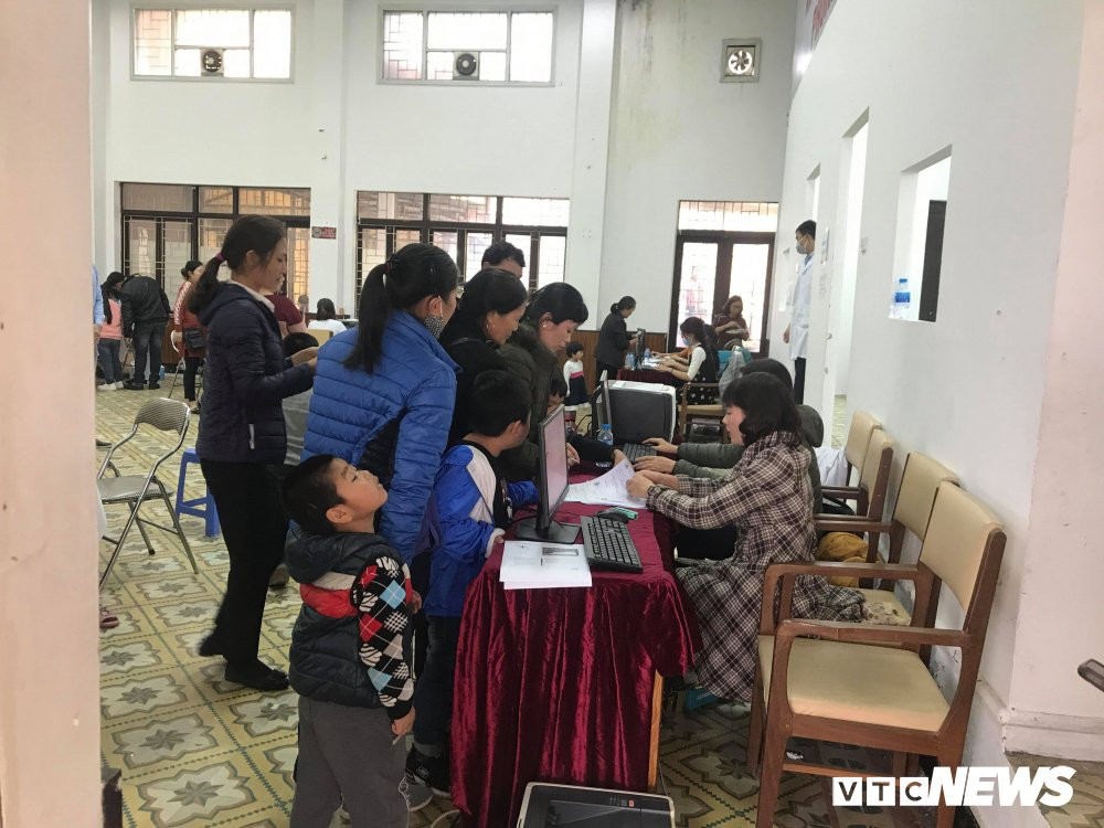 tre em thuan thanh di xet nghiem san lon