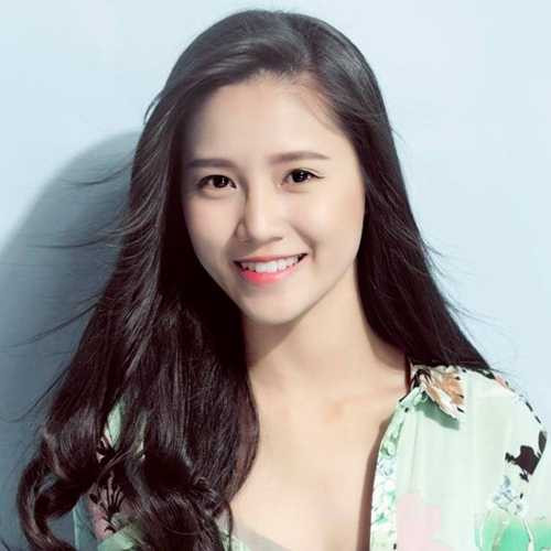 Sáng nay, Bảo Như đến địa điểm làm thủ tục dự thi với tâm trạng thoải mái. Cô nàng chia sẻ sẽ cố gắng hết sức cho kỳ thi quan trọng nhất này.