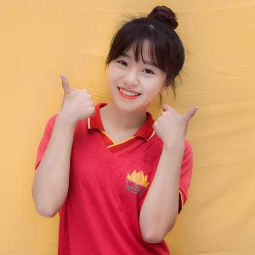 Vừa qua, Phương Anh sống trong cảm giác hạnh phúc, xen lẫn sự bồi hồi của thầy cô, bạn bè khi phải nói lời chia xa mái trường. Cô bạn đã sẵn sàng cho một kỳ thi cam go trước mắt.