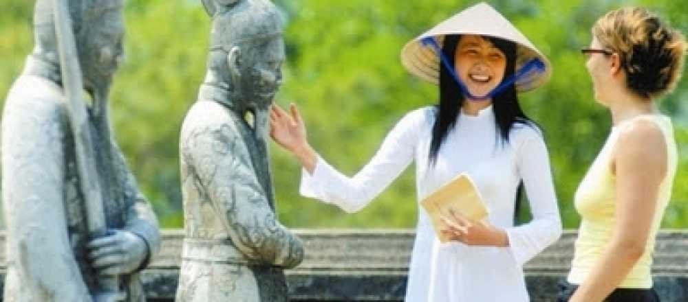 huong_dan_vien_du_lich-2