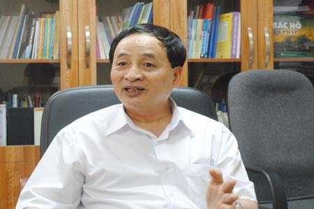 Pham Ngoc Dinh vu truong giao duc tieu hoc