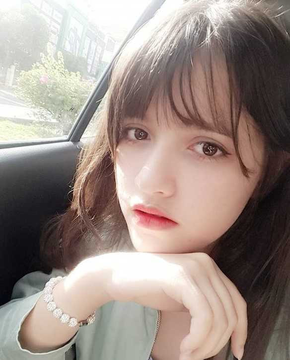 Hot girl lai Tay 16 tuoi noi tieng tai Nha Trang hinh anh 1