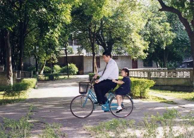 Con gai ong Tap Can Binh hoc tai Harvard ra sao? hinh anh 1