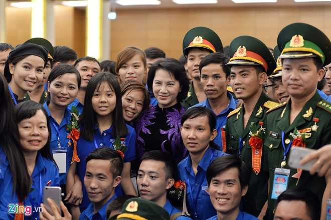 445 thanh nien tiep kien Chu tich QH Nguyen Thi Kim Ngan hinh anh 14