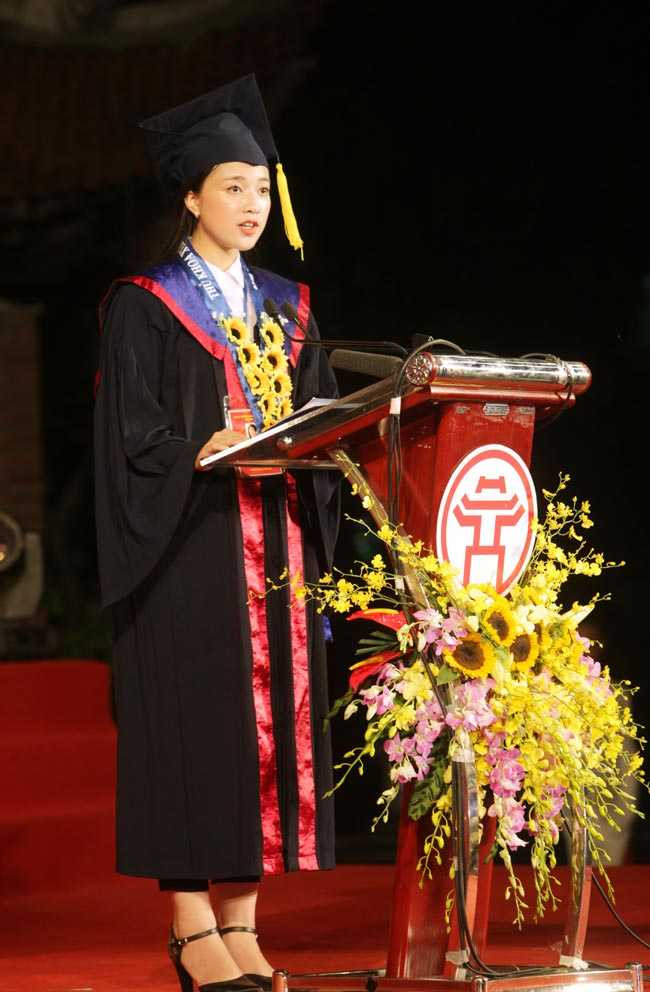 nhan sac xinh dep cua cac nu thu khoa duoc vinh danh hinh anh 7