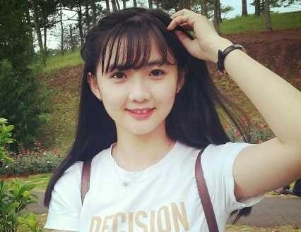 Hinh anh co giao xinh dep gay chu y tren mang hinh anh 1