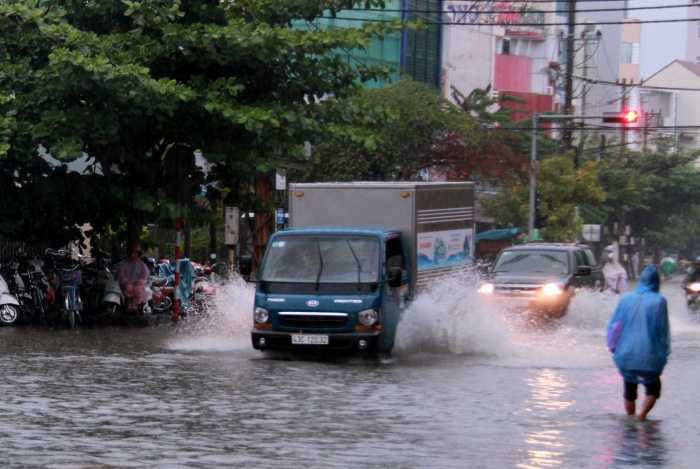 anh huong ap thap nhiet doi da nang ngap nhieu tuyen duong