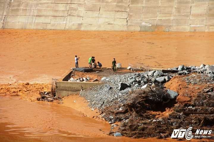 thuy-dien-song-bung-3