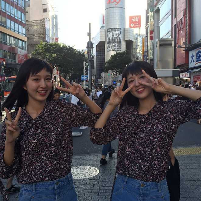 Cap sinh doi noi tieng voi ban cover gay nghien 'Apple Pen' hinh anh 3