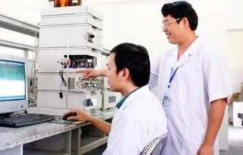 Tan giao su tre nhat 41 tuoi hinh anh 1