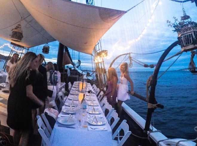 Hot girl kiem bon tien nho tiec tung suot mua he hinh anh 5