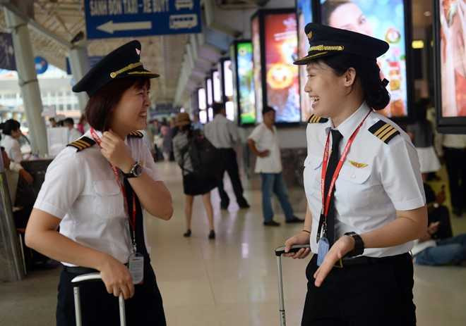 Chuyen chua ke cua hai nu phi cong 9X xinh dep hinh anh 1