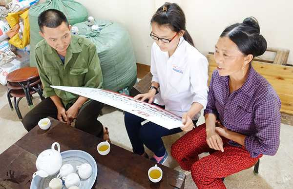 trao hoc bong dang thi huyen 3