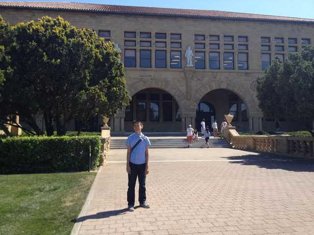 Cường sinh ra và lớn lên tại Ukraina, em thông thạo tiếng Ukraina, tiếng Anh, tiếng Nga.