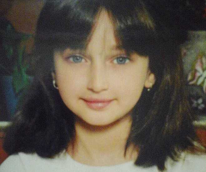 Nhan sac co gai giong bup be Barbie gay tranh cai tren mang hinh anh 8