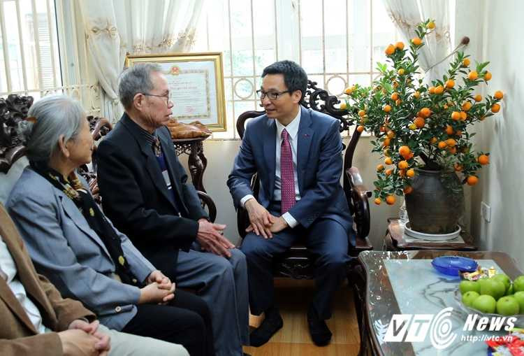 Pho-thu-tuong-tro-chuyen-nha-van-ma-van-khang