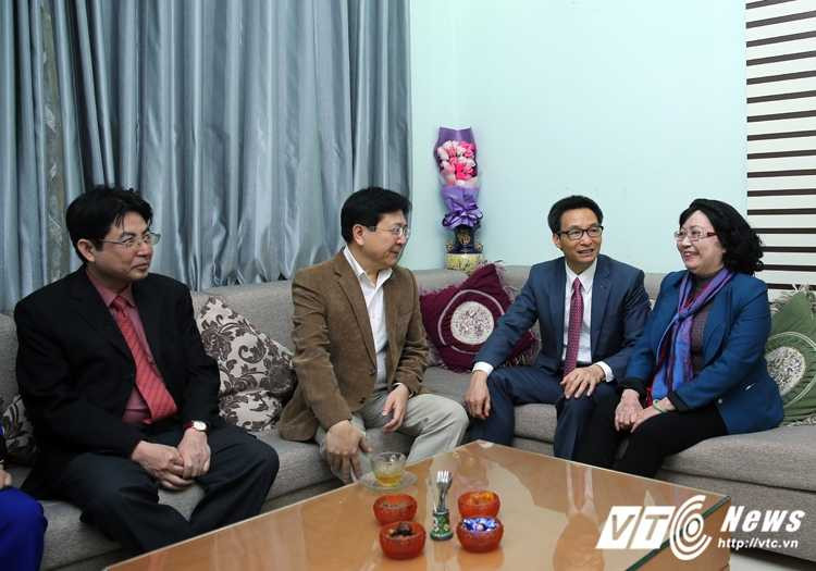 PHO THU TUONG TRO CHUYEN VOI NSND CHU THUY QUYNH