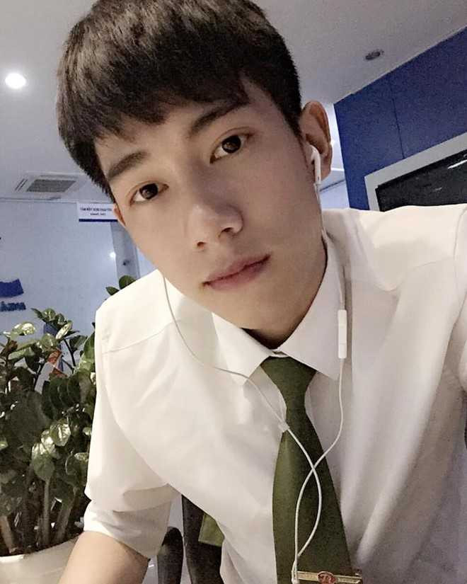 Dan mang tim kiem chang canh sat co dong dep trai hinh anh 1