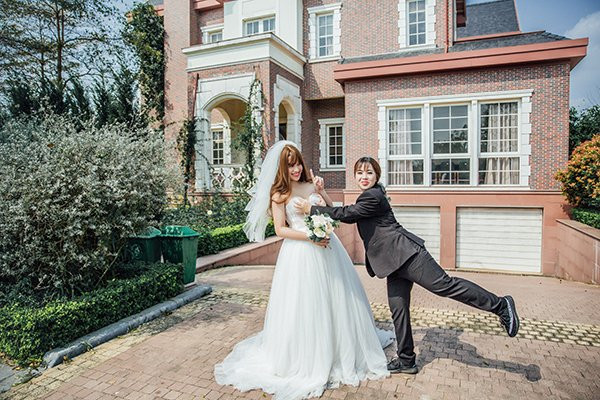 [Caption]Hoàng thanh vân Sn 1996 ( 22t) Em làm thu ngân 2 vc em đều sống tại hà nội Quách trí khang Sn 1995 (23t) Khang đang làm kinh doanh tự do