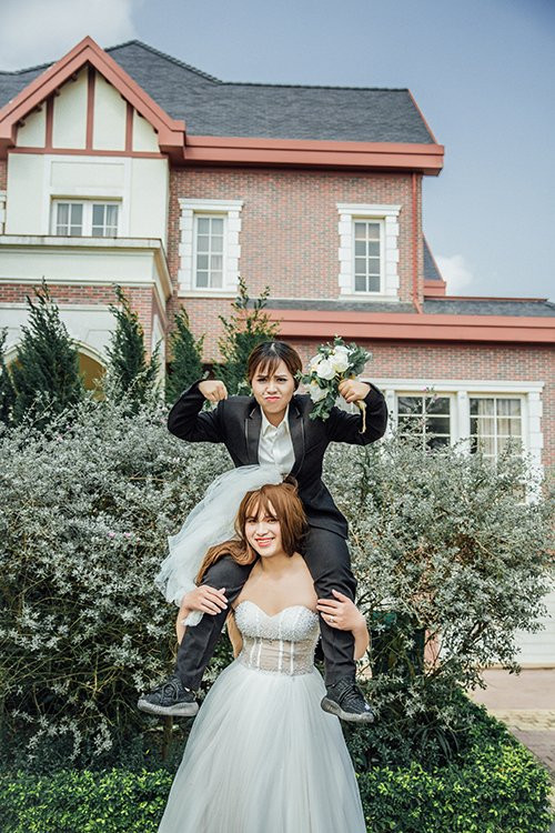 [Caption]m với khang quen nhau qua 1 hội xem Phim , rồi qua bào cuộc cãi vã thế nào lại yêu nhau lúc nào ko b