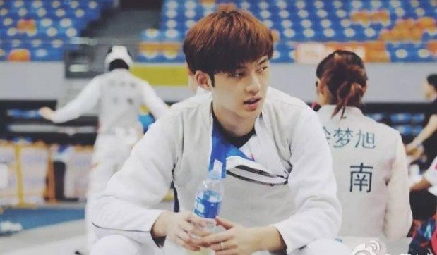 Anh chang cao 1,92 m duoc menh danh 'nam than dau kiem' Trung Quoc hinh anh 4